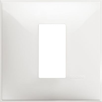 R4801RW - Cover plate - 1 centered module - White