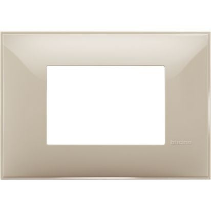 R4803CR - Cover plate - 3 modules - Cream